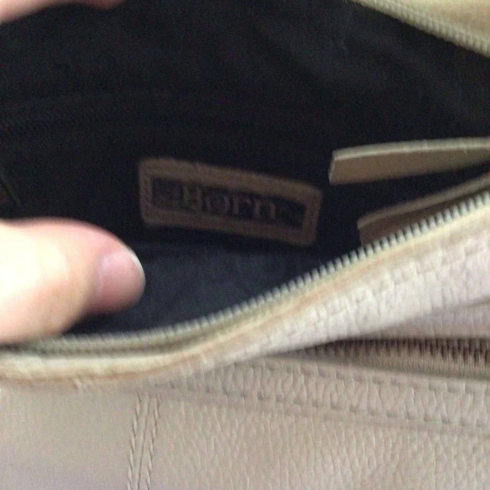 Born tan‎ leather crossbody bag